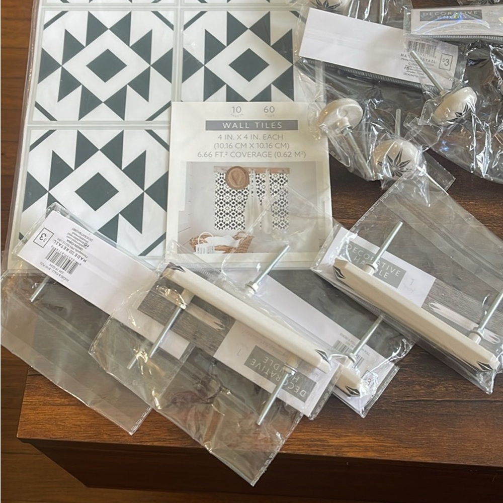 Black and White Geometric Accent Decor